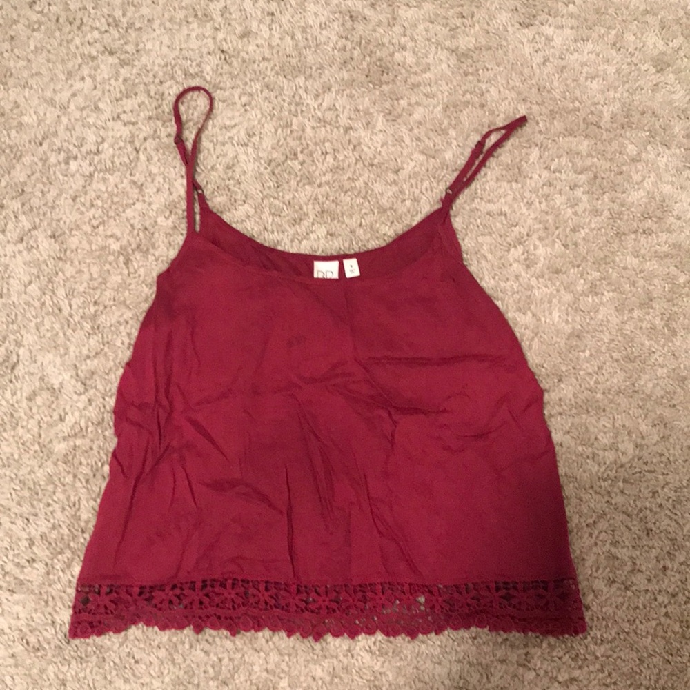 maroon crop top